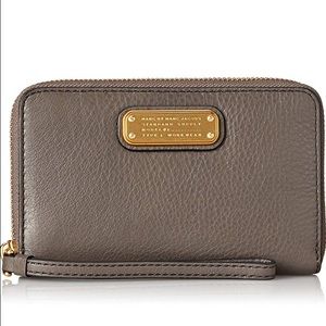 Authentic Marc by Marc Jacobs Q Wingman Wristlet